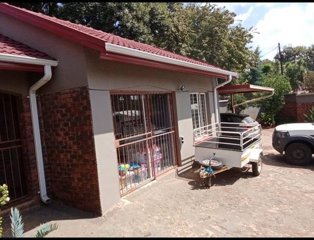 3 BEDROOM HOUSE FOR SALE IN HELDERKRUIN